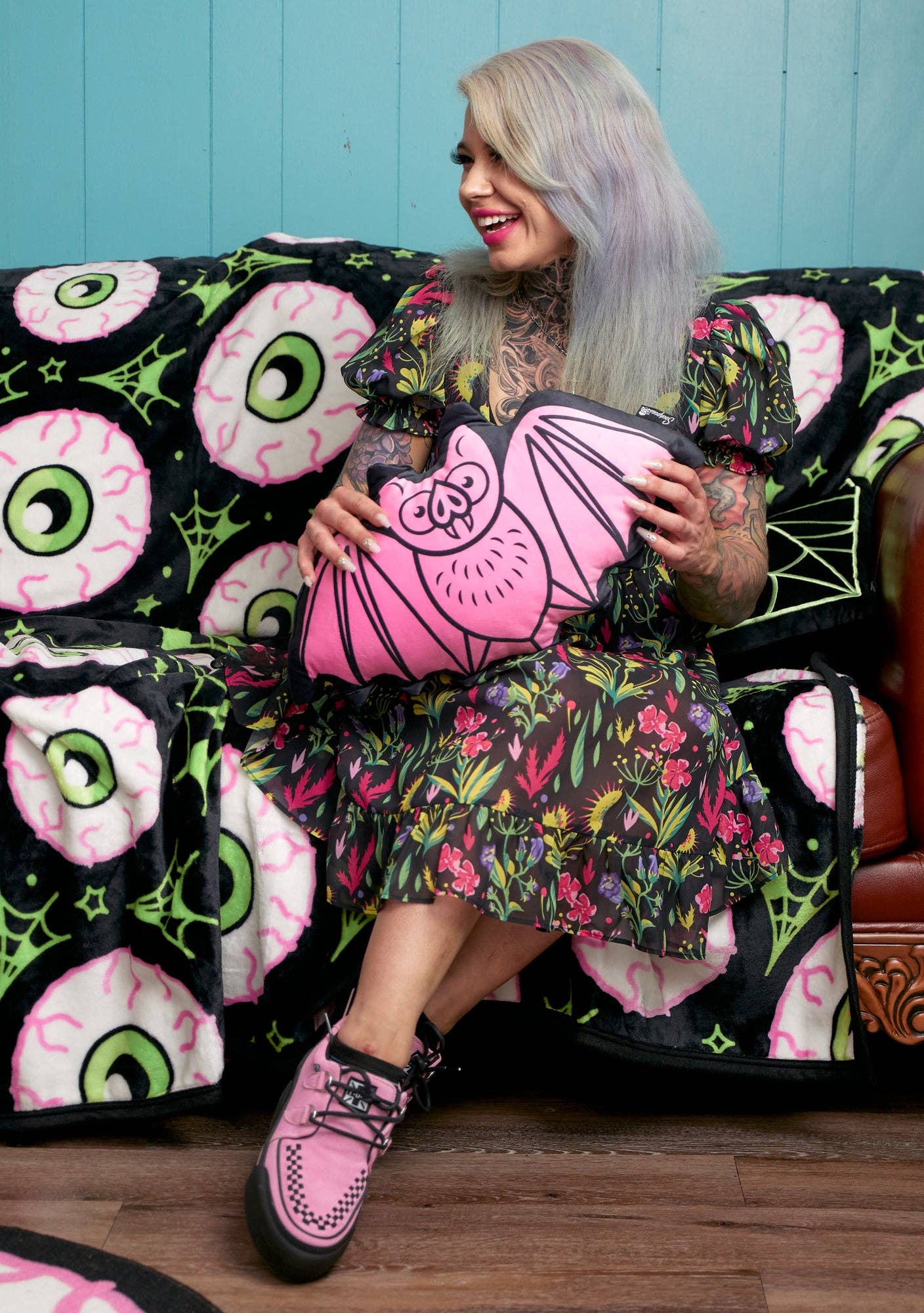 SOURPUSS BATTY PILLOW PINK