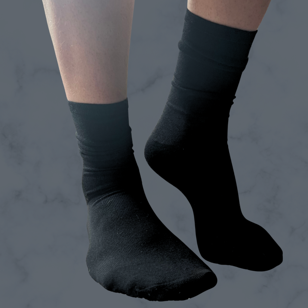 Soothe Step Sensory Friendly Seamless Socks - Adult: Black / S-M  (6-10)